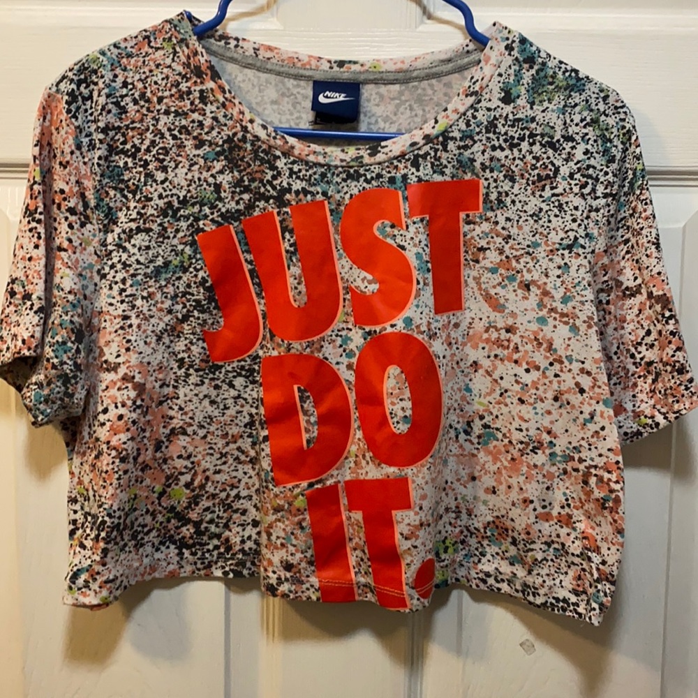 Nike Women’s Crop Top Size Medium Splash Color